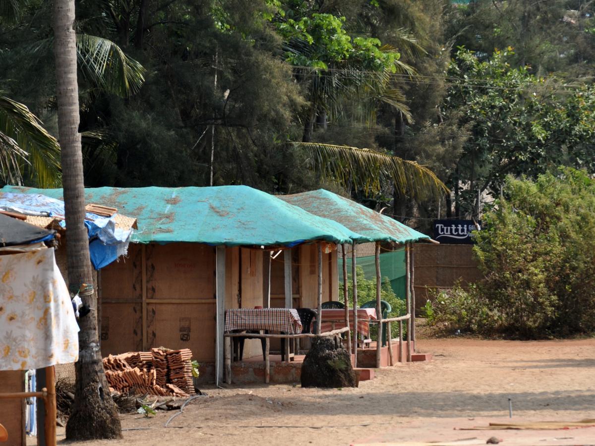 Tutti Garden Bungalows Hotell Mormugao Exteriör bild